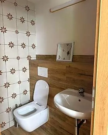 斯塔拉法拉酒店 * Chržín